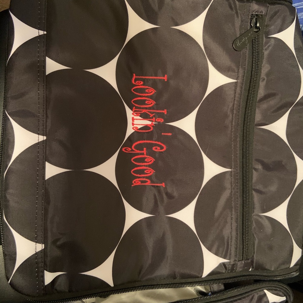 Black and while circle bag